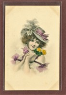 ILLUSTRATEUR - M. M. VIENNE - WICHERA - BUSTE DE JEUNE FEMME TENANT DANS SES MAINS DES ROSES JAUNES - EDITION 1900 - Wichera