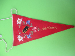 Petit Fanion  Souvenir / Ancien /SUISSE / Adelboden / Ecusson Berne Et Fleurs Années 1950    DFA41 - Autres & Non Classés