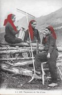 TRACHTEN → Bäuerinnen In Tracht - Paysannes Du Val D'Illiez, Ca.1910 - Val-d'Illiez 