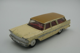 CORGI ,Plymouth Sports Suburban Station Wagon , N°219 - 1960-63 Issue - Matchbox