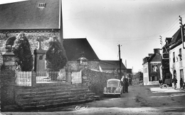 ¤¤  -   ALLINEUC    -   Vue Du Bourg  -  Le Monument Aux Morts   -  Voiture " 4 CV "       -  ¤¤ - Sonstige & Ohne Zuordnung