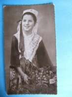 1950 Bonne Année Format "mignonnette" Carte-photo Fillette Coiffe Costume Ed REMA Quimper - New Year