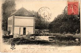 CPA Veron - La Fontaine Et Le Moulin FRANCE (960981) - Veron