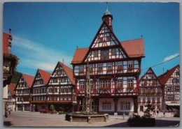 Bad Urach - Rathauspartie Mit Marktbrunnen - Bad Urach