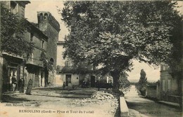 GARD  REMOULINS   Place Et Tour Du Portail - Remoulins