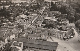 COUHE-VERAC. - Vue Aérienne. CPM Dentelée Pas Courante - Couhe