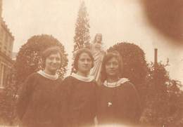 Foto Eeklo  Anno 1925 School Uniform Standbeeld    Afm 6 X 8 Cm     M 1967 - Eeklo
