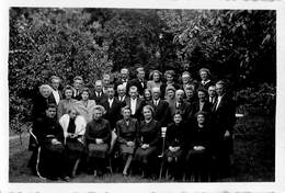 Foto Photo Izegem 1944  Groepsfoto  Familiefoto      Afm 9 X 6 Cm  M 2014 - Izegem