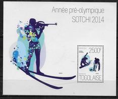 TOGO  N° 727 * *  ( Cote 14e )  Jo 2014 Curling Freestyle Snowboard Tir Ski Biathlon - Shooting (Weapons)