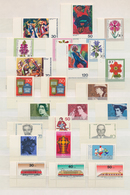 Bundesrepublik Deutschland: 1965/1994, BOGENECKE LINKS UNTEN, Postfrische Sammlung Von Ca. 1.080 Ver - Collections