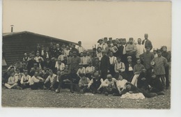 GUERRE 1914-18 - ALLEMAGNE - CAMP DE PRISONNIERS DE HAMMELBURG - Carte Photo Prisonniers Russes Et Français - Hammelburg