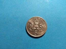 GRAN BRETAGNA 5 PENCE 1980 - 5 Pence & 5 New Pence