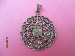 Médaillon Ancien /Métal Argenté Coulé/ANGOULEME/ Charente/Armoiries/ Vers 1930 - 1950      MED300 - Pendentifs