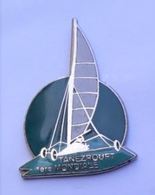 X216 Pin's CHAR A VOILE Tanezrouft Désert Sahara SUPERBE Qualité EGF Version Vert Fonçé Achat Immédiat - Sailing, Yachting