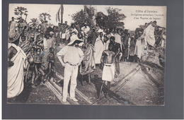 Cote D'Ivoire Indigènes Attendant L'Arrivée D'un Vapeur De Lagune Ca 1910 Old Postcard - Côte-d'Ivoire