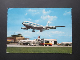 Echtfoto AK 1965 Flughafen Stuttgart Mit 3 Flugzeugen 1x Pan American In Der Luft. - 1946-....: Modern Tijdperk
