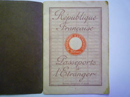 2020 - 3986  PASSEPORT à L'étranger  Avec CACHET FISCAL De 20F  (Hautes-Pyrénées 1930)   XXX - Zonder Classificatie