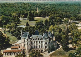 VOUNEUIL-SOUS- BIARD. - Vue Aérienne Du Centre Régional D'EPS. CPM Dentelée - Vouneuil Sous Biard