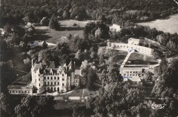 VOUNEUIL-SOUS- BIARD. - Vue Aérienne Du Centre Régional D'EPS. CPM Dentelée - Vouneuil Sous Biard