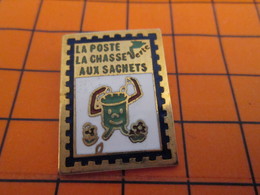 320 Pin's Pins / Belle Qualité Et Rare / THEME POSTES : LA POSTE VERTE LA CHASSE AUX SACHETS TIMBRE - Postes