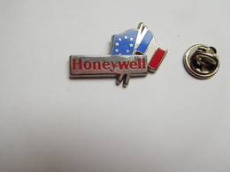 Beau Pin's En Zamac , Informatique , Honeywell - Informatique