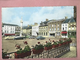 CPSM Grand Format - Bavay - (Nord)-La Grand'Place Et La Colonne Brunehaut (Citroën DS ,2 Cv -Peugeot 403 -Simca Aronde ) - Bavay