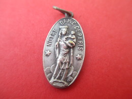 Médaille Religieuse Ancienne/Notre Dame DeParis / / Bronze Nickelé /Début  XXéme    CAN573 - Religión & Esoterismo