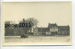 Carte Photo 18 OUROUER Les BOURDELINS  Vue Du Village Place Monument Aux Morts Maisons Magasins Voiture Années 1940/50 - Lere