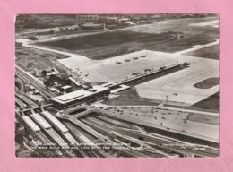 GATWICK AIRPORT - AERIAL VIEW - VUE AERIENNE - AEROPORT DE GATWICK - ROYAUME UNI / ENGLAND - Aerodrome