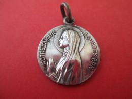 Petite Médaille Religieuse Ancienne/ND De Lourdes/Je Suis L'immaculée Conception/Bronze Nickelé/PENIN/Début XXéme CAN598 - Godsdienst & Esoterisme