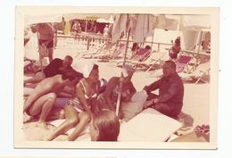 Photographie Cannes 1967 Plage Maillot De Bains Photo Kodak 9x12,8 Cm Env - Lieux