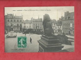 Delcampe - CPA   -  Vannes  - Place De L'Hôtel De Ville - L'Hôtel Du Dauphin - Vannes