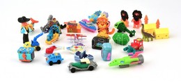 Kis Doboznyi Vegyes Kinder Figura - Other & Unclassified