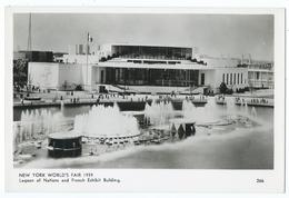 266 - NEW YORK WORLD'S FAIR 1939 (USA) - Lagoon Of Nations And French Exhibit Building - CPA N&B 1939 -Scan Recto-Verso - Exhibitions