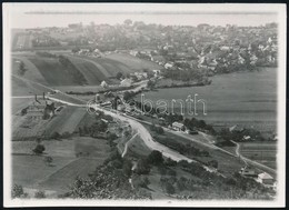 Cca 1936 Kinszki Imre (1901-1945) Budapesti Fotóművész Hagyatékából Jelzés Nélküli Vintage Fotó (Duna-parti Település Rá - Autres & Non Classés