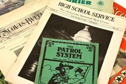 1920-1933 Vegyes Angol Nyelvű Cserkész Tétel, 5 Db: 
1913 The Boy Scouts Association Headquarters Gazette 1913. Júliusi  - Movimiento Scout