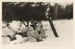 ** T1 1943 Haditudósító Kiállítás Budapest. Katonák A Hóban. D'Isoz Haditudósító Felvétele / WWII Hungarian Military Fie - Unclassified