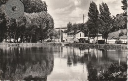 91 - Très Belle Carte Postale Semi Moderne Dentelée De  ORSAY  Le Lac Vue Sur Le Viaduc - Orsay