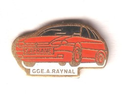 V375 Pin's Renault Safrane Rouge GARAGE  A RAYNAL Lodève HÉRAULT Achat Immédiat - Renault