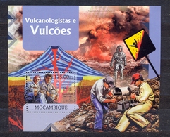 MOZAMBIQUE - MNH - GEOLOGY - VOLCANOS - MI.NO.BL 666 - CV = 10 € - Volcanos