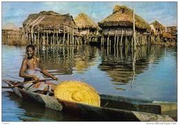 Carte Postale Afrique Benin  Dahomey  Jeune Fille En Pirogue Trés Beau Plan - Benin