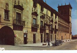 Soria Palacio De Los Condes De Gomara , Palais Des Comtes ( Voiture - Soria