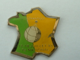 PIN'S PETANQUE - CHANTILLY - 7éme NATIONAL - JUILLET 93 - Pétanque