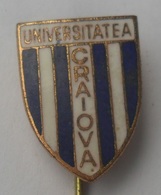 Universitatea Craiova, Romania FOOTBALL CLUB, SOCCER / FUTBOL / CALCIO PINS BADGES P3/1 - Football