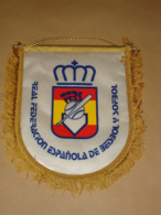 SPANISH BASEBALL SOFTBALL FEDERATION - PENNANT – FLAG - BANNER - SPAIN - ESPANA - Abbigliamento, Souvenirs & Varie