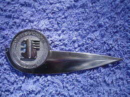 Ancien Ouvre Lettres, Coupe Papier De La Caisse D'Epargne De Paris, Ecureuil (20-385) - Letter-opener