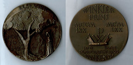 Médaille Du Centenaire De L'encyclopédie De WINKLER PRINS, éditée Par Elsevier. Signée De Cephas ​​Stauthamer. Bronze - Otros & Sin Clasificación