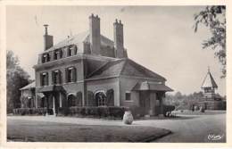 45 - LES CHOUX : Chateau De La Mainderie - CPSM Dentelée Village ( 490 Habitants ) Format CPA 1951 - Loiret - Autres & Non Classés