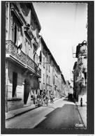 LA ROQUEBRUSSANNE - N°4- Rue De L'hotel De Ville -groupe De Cyclistes-années-- 50-édition Combier - La Roquebrussanne