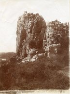 PLOUGASTEL DAOULAS  *** PERSONNAGES SUR LE ROCHER *** PHOTO ANCIENNE *** - Plougastel-Daoulas